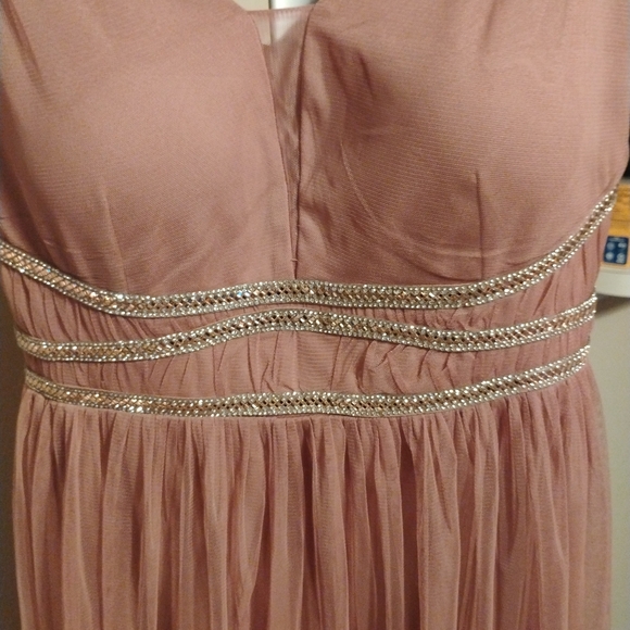 Lovely Grace Party Dress – Size L, Impeccable - Picture 10 of 13